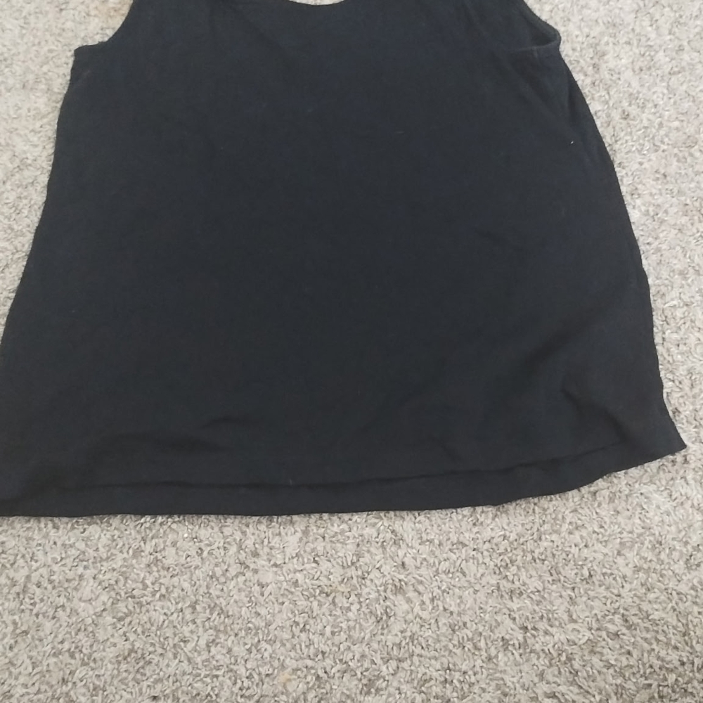 Bundle Of 4 Tank Tops - Picture 12 of 12